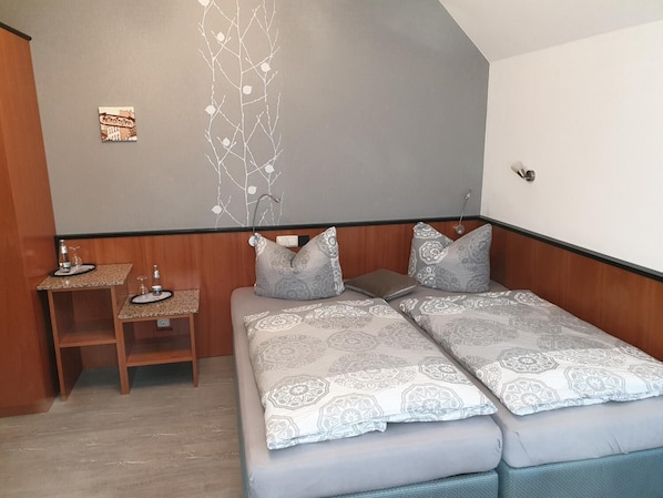 Wifi gratis y ropa de cama 
