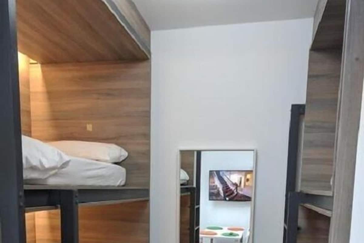 Standard Apartment, Multiple Beds (Apt 6)