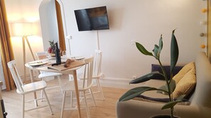 TV, books - Furnished Tursan T2 (GEAUNE)