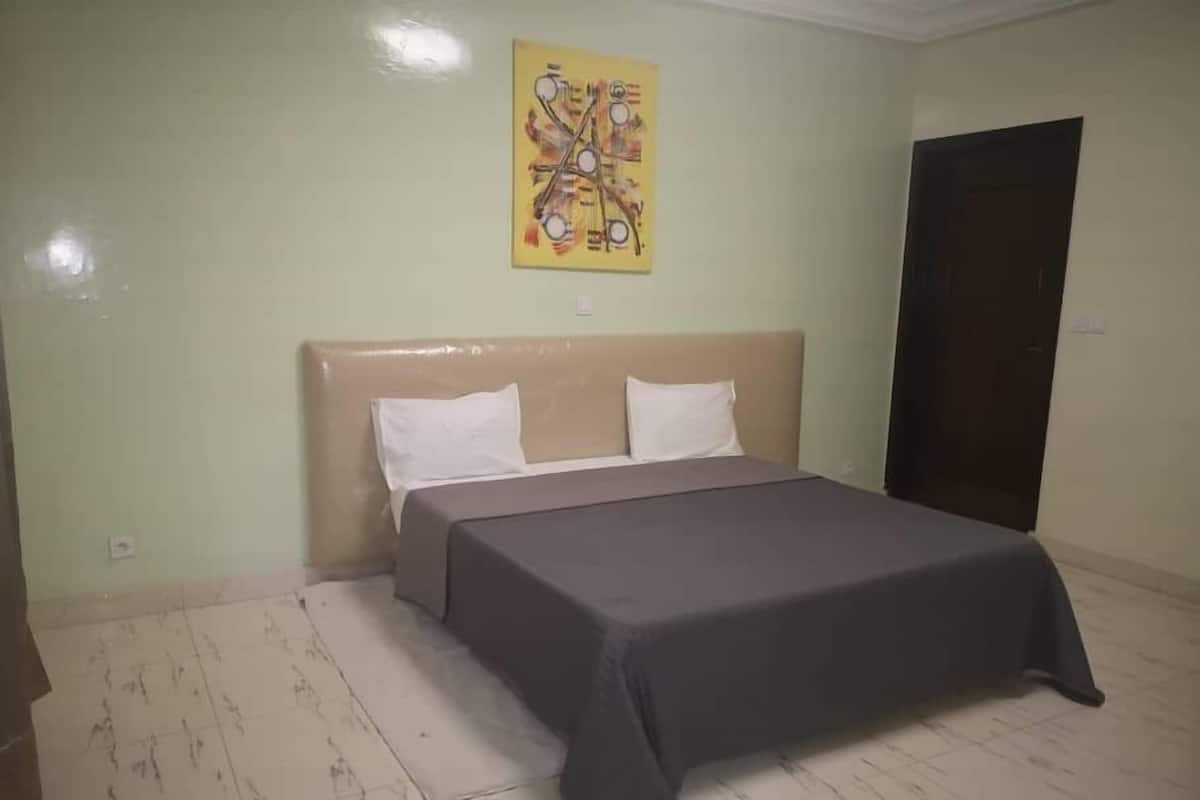 Premium bedding, down duvets, Select Comfort beds