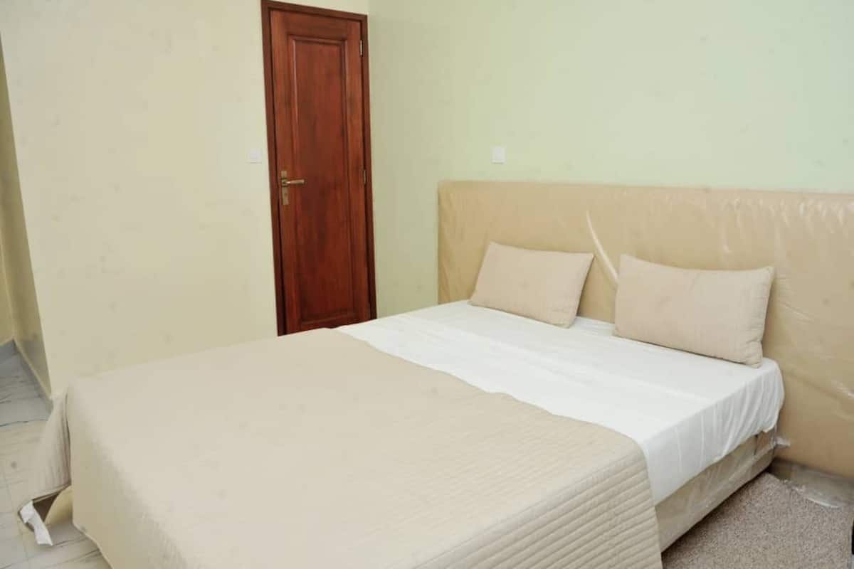 Premium bedding, down duvets, Select Comfort beds