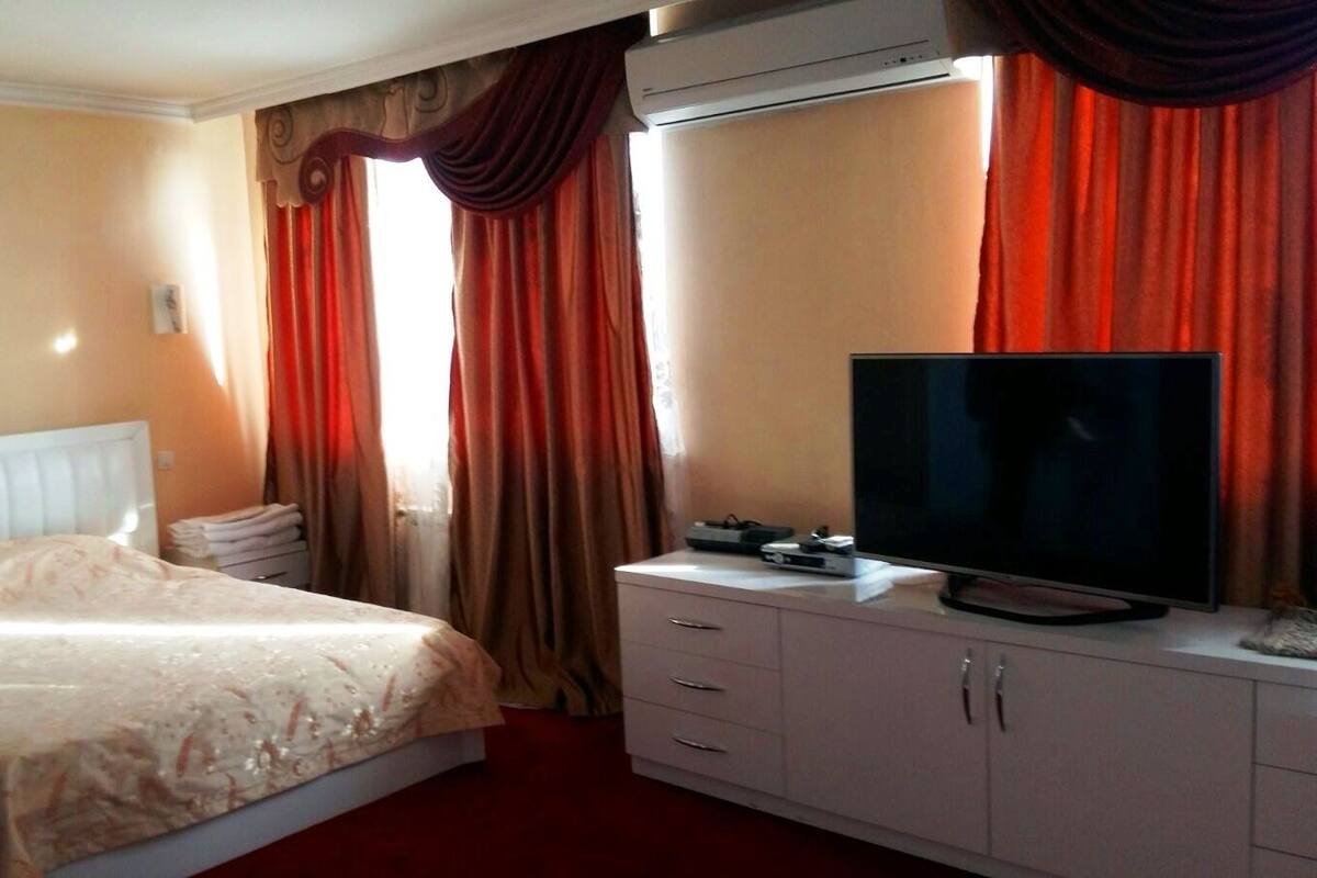 Junior Suite | Iron/ironing board (on request), WiFi (free), bed sheets