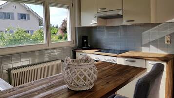 Frigorífic, microones, forn i placa de cuina