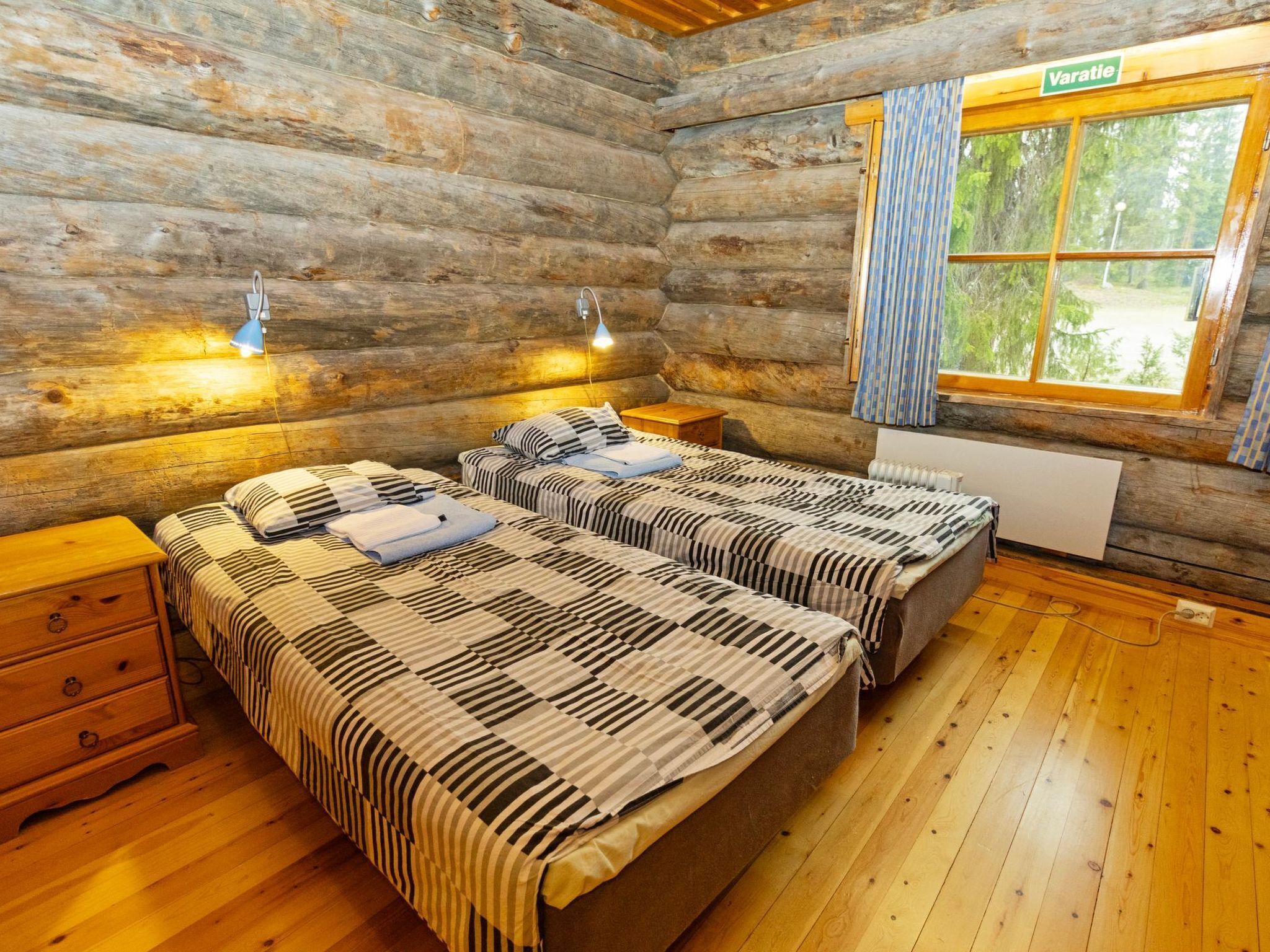 8 Schlafzimmer, Internetzugang