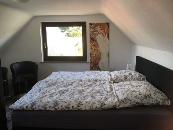 3 bedrooms, WiFi, bed sheets