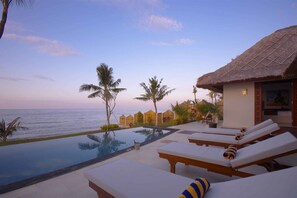 Villa, 2 slaapkamers, privézwembad, uitzicht op oceaan | Luxe beddengoed, pillowtop-bedden, een minibar, een kluis op de kamer