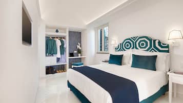 Superior Suite | 1 bedroom, minibar, in-room safe, individually decorated