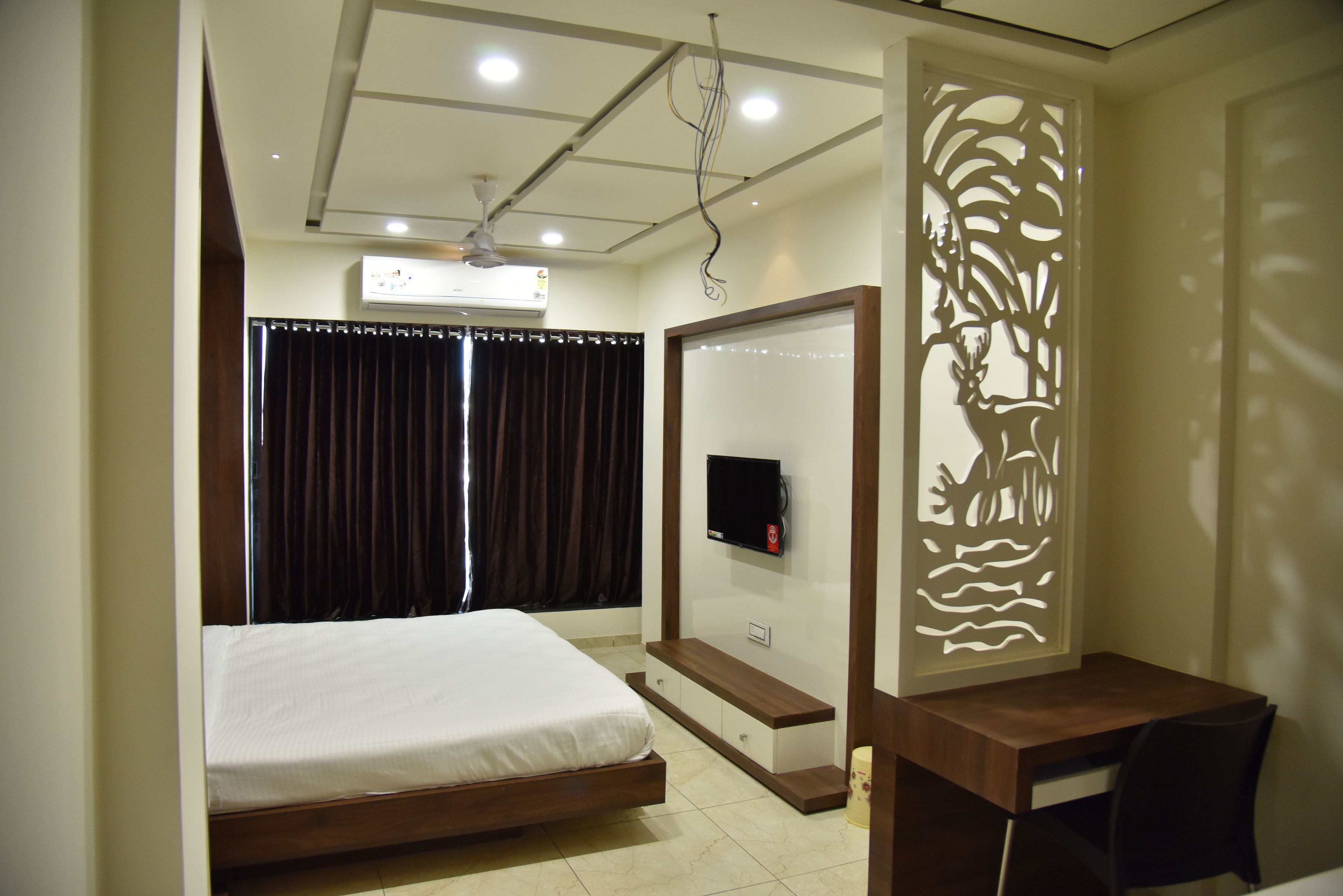 Executive Double Room | Rollaway beds, free WiFi, bed sheets, wheelchair access