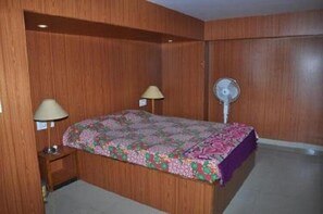 In-room safe, rollaway beds, free WiFi