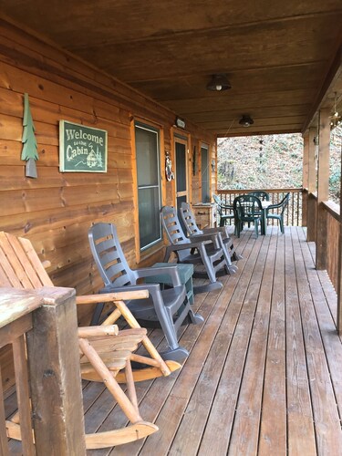 Cozy   Lil’   Cabin.