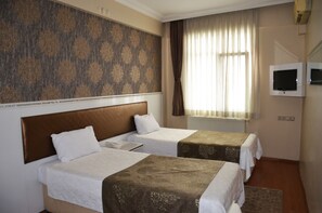 Standard Twin Room | Minibar, free WiFi - Kivanc Hotel (Izmit)