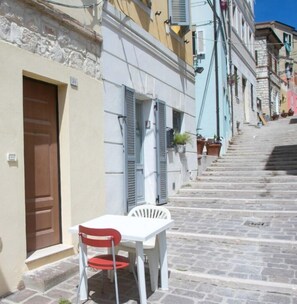 Outdoor dining - N099 - Numana, delightful apartment 150mt from the sea (Numana)