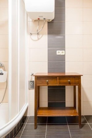 Apartment, 1 Bedroom | Bathroom