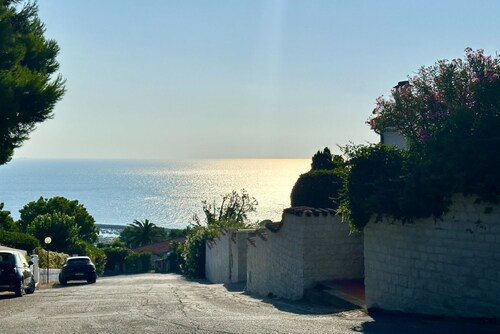 N183 - Numana, new villa with garden