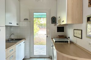 Fridge, oven, dishwasher