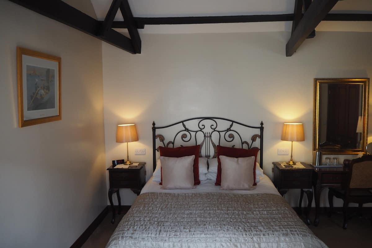 Standard Double Room, 1 Queen Bed, Courtyard View | Premium bedding, blackout drapes, iron/ironing board, free WiFi