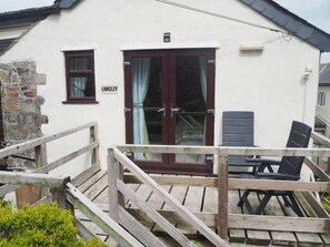 Deluxe Double Room, 1 Queen Bed, Courtyard View