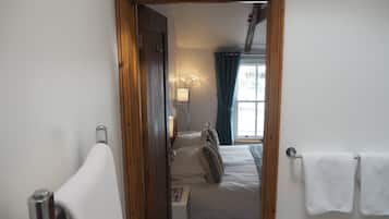 Superior Double Room, 1 Queen Bed, Sea View | Premium bedding, blackout drapes, iron/ironing board, free WiFi