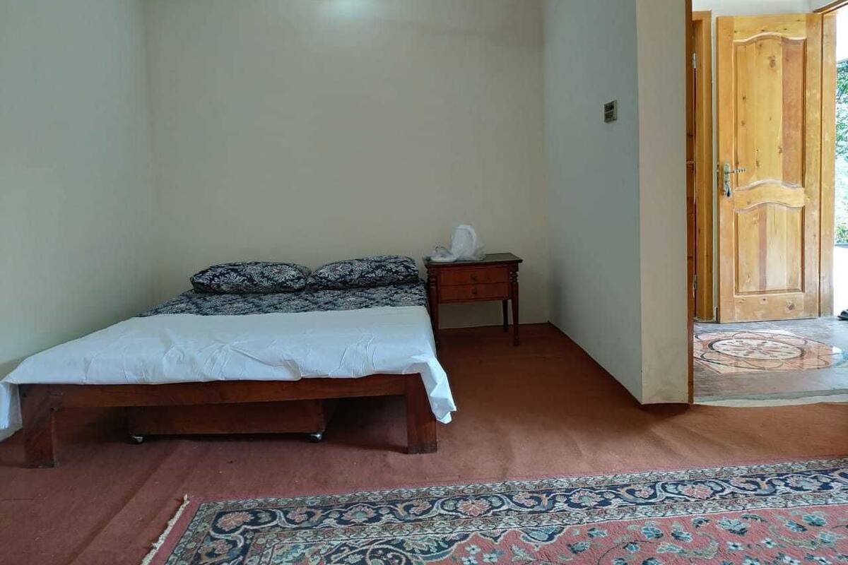 Basic Twin Room, Garden View