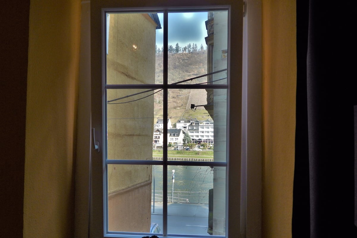 Appartamento Tradizionale, vista canale, lato montagna | Minibar, tende oscuranti, Wi-Fi gratuito, lenzuola