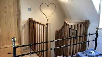 1 slaapkamer, een strijkplank/strijkijzer, gratis wifi, beddengoed