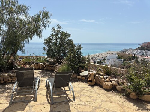 Belle villa pour 8 personnes, vue mer panoramique depuis toutes les pièces. Offres spéciales!