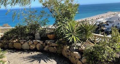 Schöne Villa für 8 Personen, Panoramablick auf das Meer von allen Zimmern. Sonderangebote!