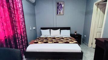Premium bedding, minibar, desk, iron/ironing board (on request)