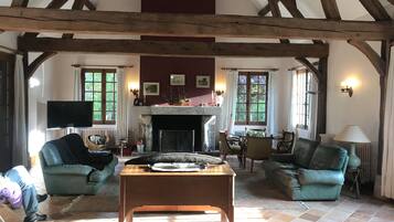 TV, fireplace, DVD player, table football