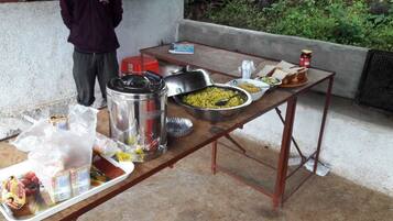 Bao gồm bữa sáng buffet hàng ngày