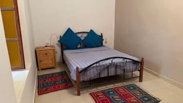 1 habitación, decoración personalizada y muebles diferentes