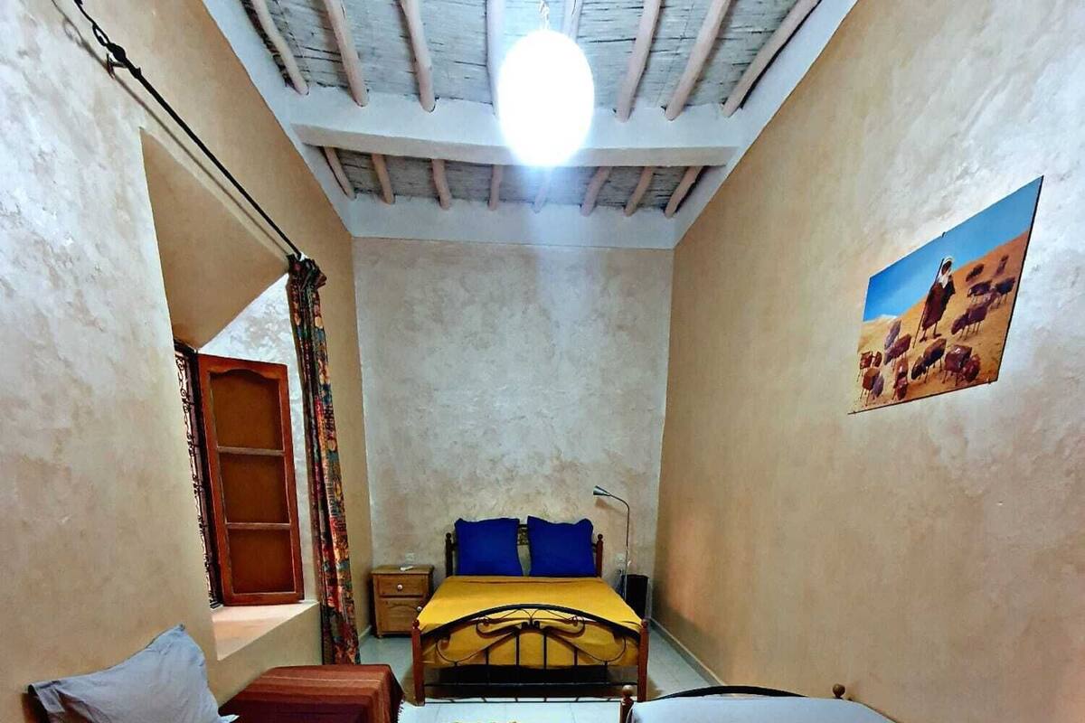 Habitació triple tradicional | 1 dormitori, decoració individual i mobiliari individual