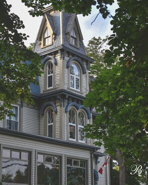 Exterior - Bluenose Lodge (Lunenburg)
