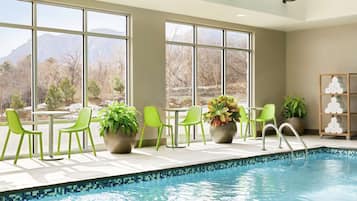 Indoor pool, pool loungers