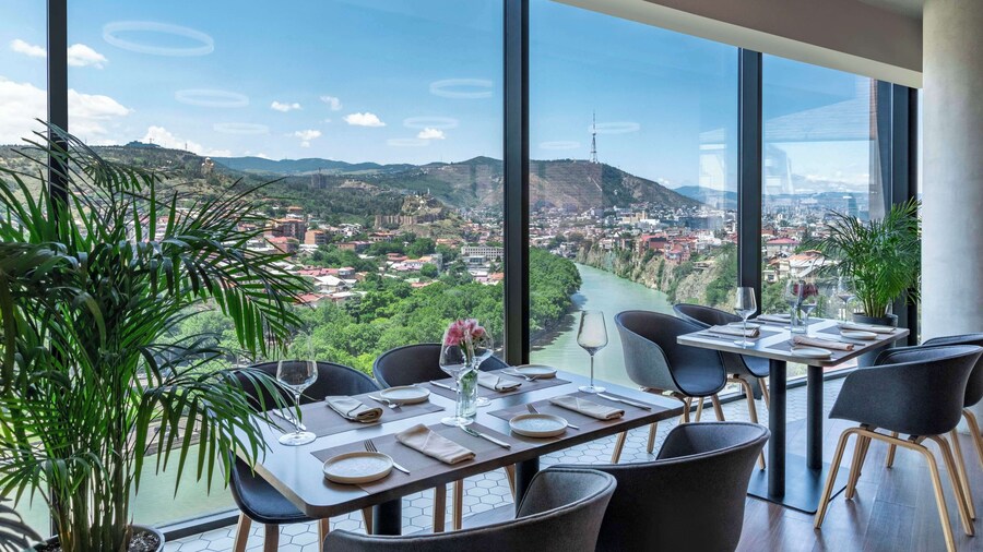 Golden Tulip Design Tbilisi