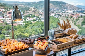 Kontinental frokost hver dag (mot et tillegg)