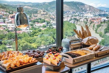 Daily continental breakfast (GEL 45 per person)