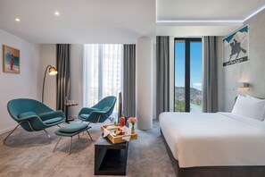 Deluxe-Zimmer, 1 King-Bett, Flussblick | Zimmersafe, individuell dekoriert, Bügeleisen/Bügelbrett