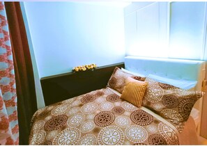 1 bedroom, desk, free WiFi, bed sheets