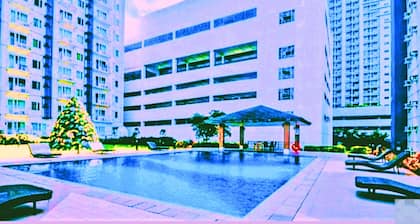 Great Location! Affordable Luxury Suites Elevated Pools & Garden A MUST STAY