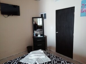 1 bedroom, iron/ironing board, WiFi