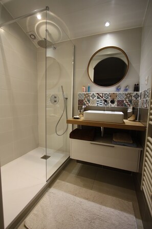 Bathtub