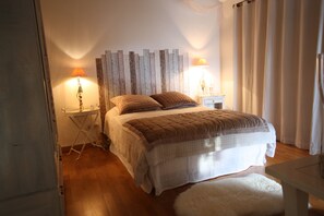 3 bedrooms, iron/ironing board, travel cot, free WiFi