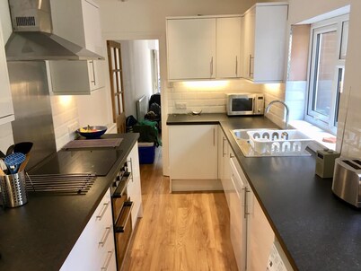 Refurbished house, close to the beach, quiet central location