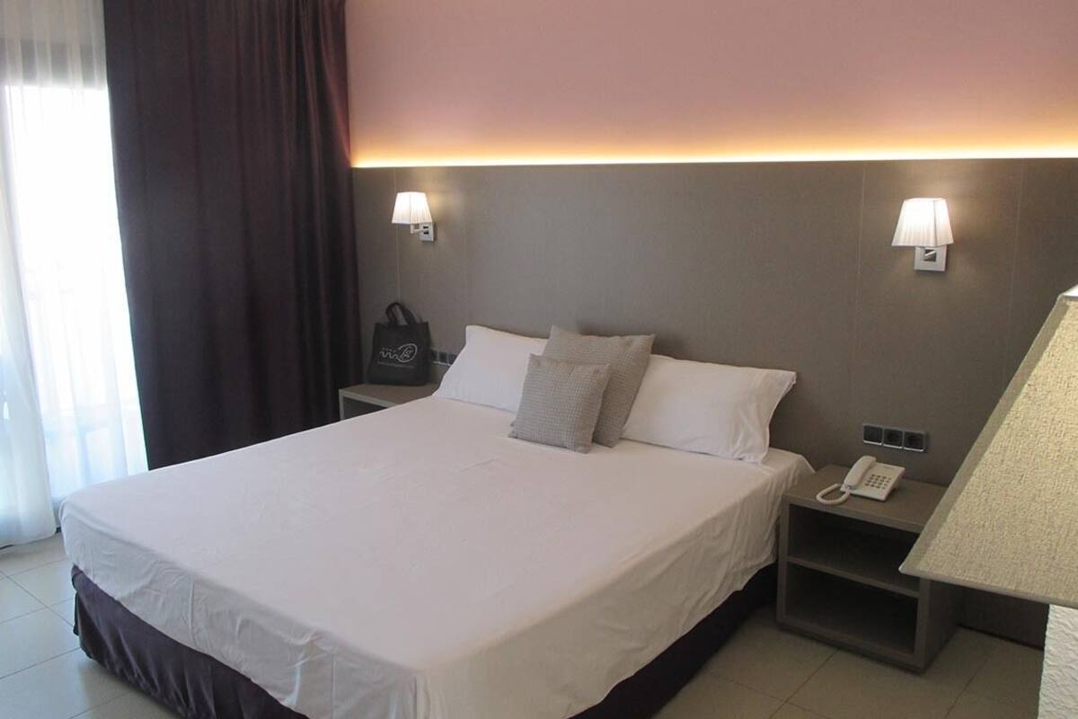 superior room, city view | desk, iron/ironing board, free wifi, bed sheets