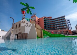 Outdoor pool - Hotel Fenals Garden (Lloret de Mar)