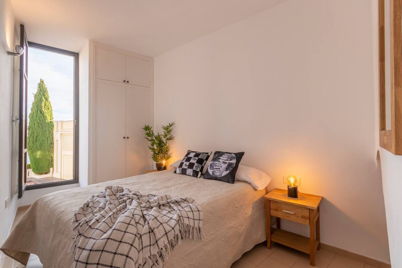 3 bedrooms, iron/ironing board, travel crib, WiFi