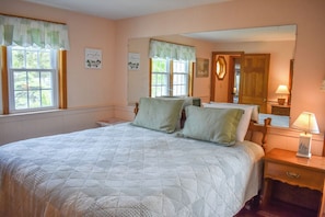 4 bedrooms, iron/ironing board, free WiFi