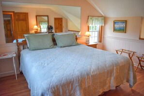 4 bedrooms, iron/ironing board, free WiFi