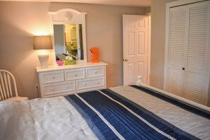 2 bedrooms, iron/ironing board, free WiFi